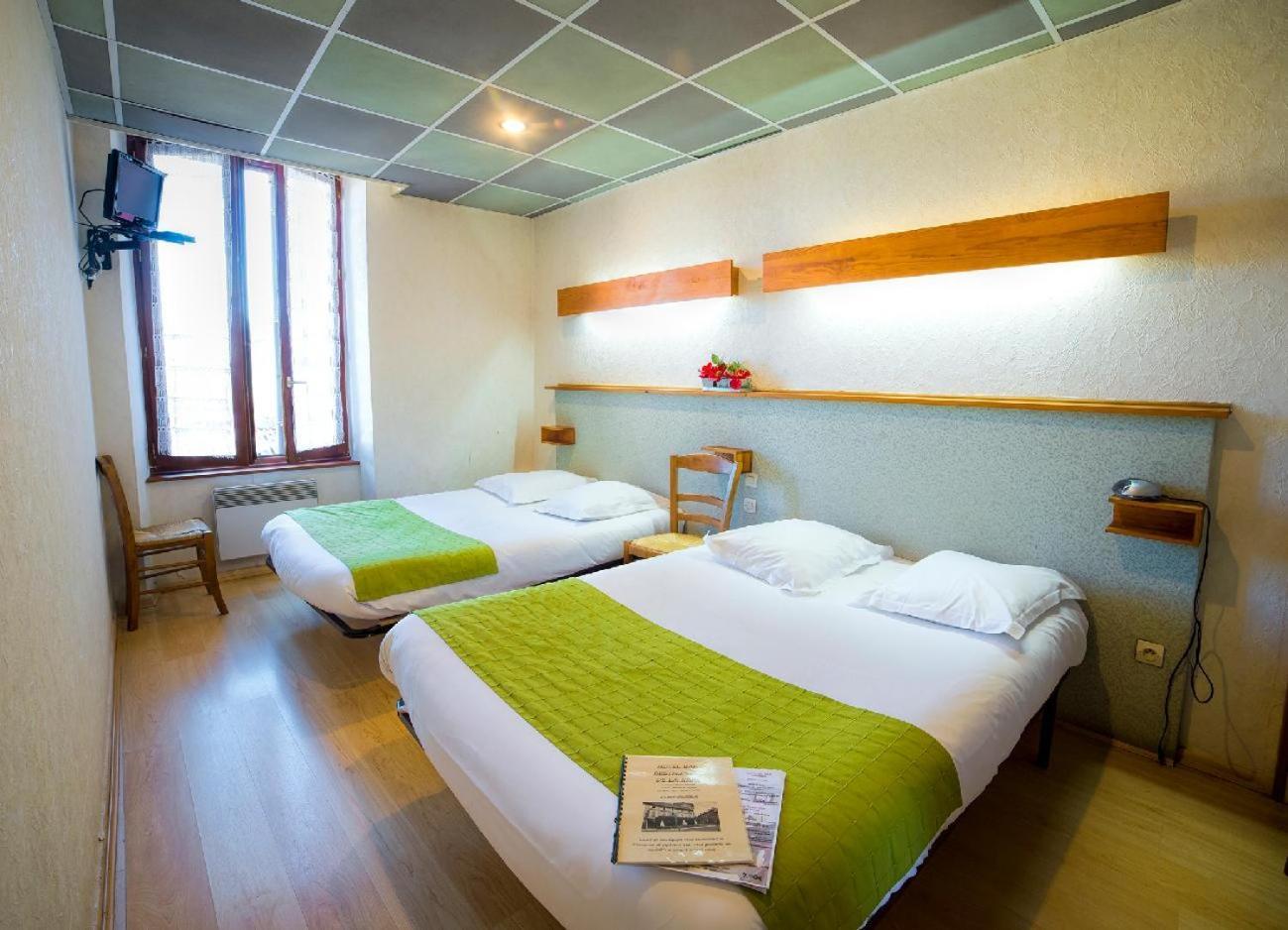 Hotel De La Gare ซีวีฮาค-เลอ-ชาตูว์ ภายนอก รูปภาพ